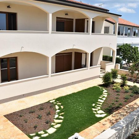 Apartmani Diana Novigrad  ภายนอก รูปภาพ