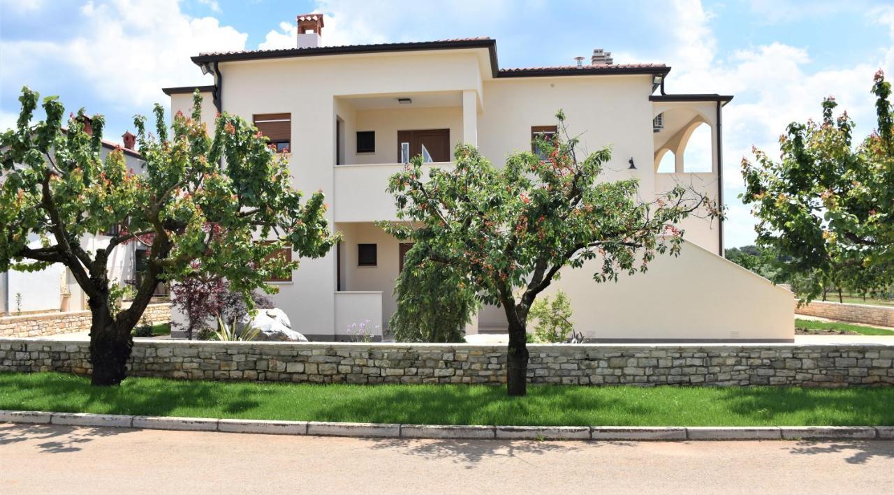 Apartmani Diana Novigrad  ภายนอก รูปภาพ