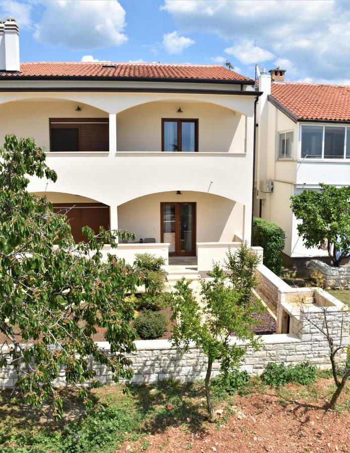 Apartmani Diana Novigrad  ภายนอก รูปภาพ
