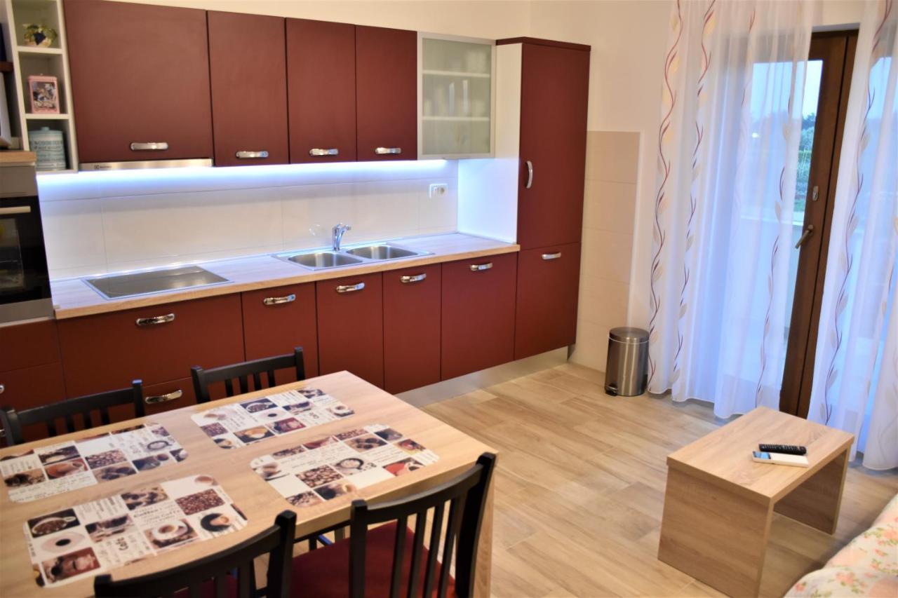 Apartmani Diana Novigrad  ภายนอก รูปภาพ