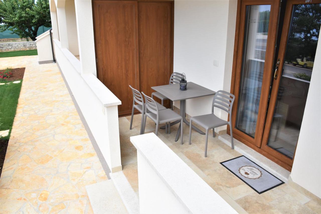 Apartmani Diana Novigrad  ภายนอก รูปภาพ