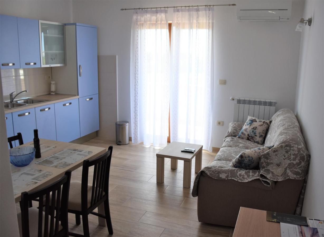 Apartmani Diana Novigrad  ภายนอก รูปภาพ